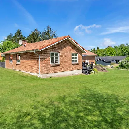 Feriehus Dyrevenlig Bolig I Med Sauna Farsø
